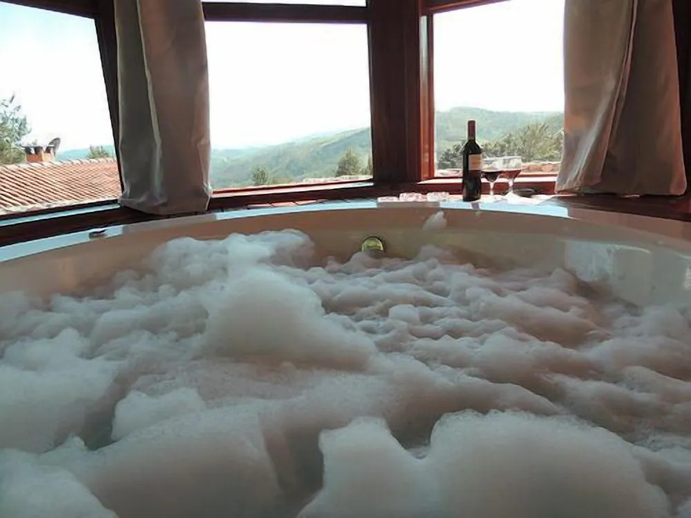 Jetted tub