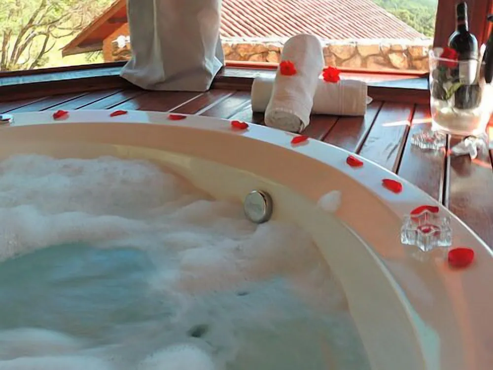 Jetted tub