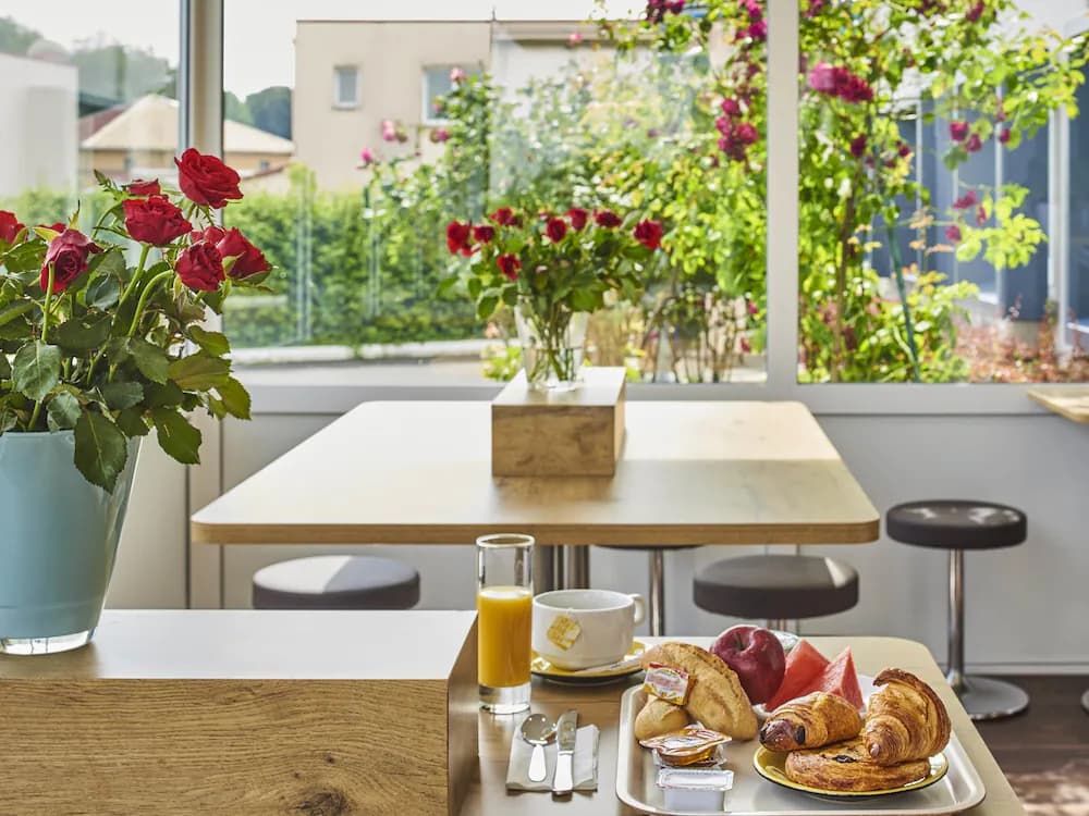 Breakfast area