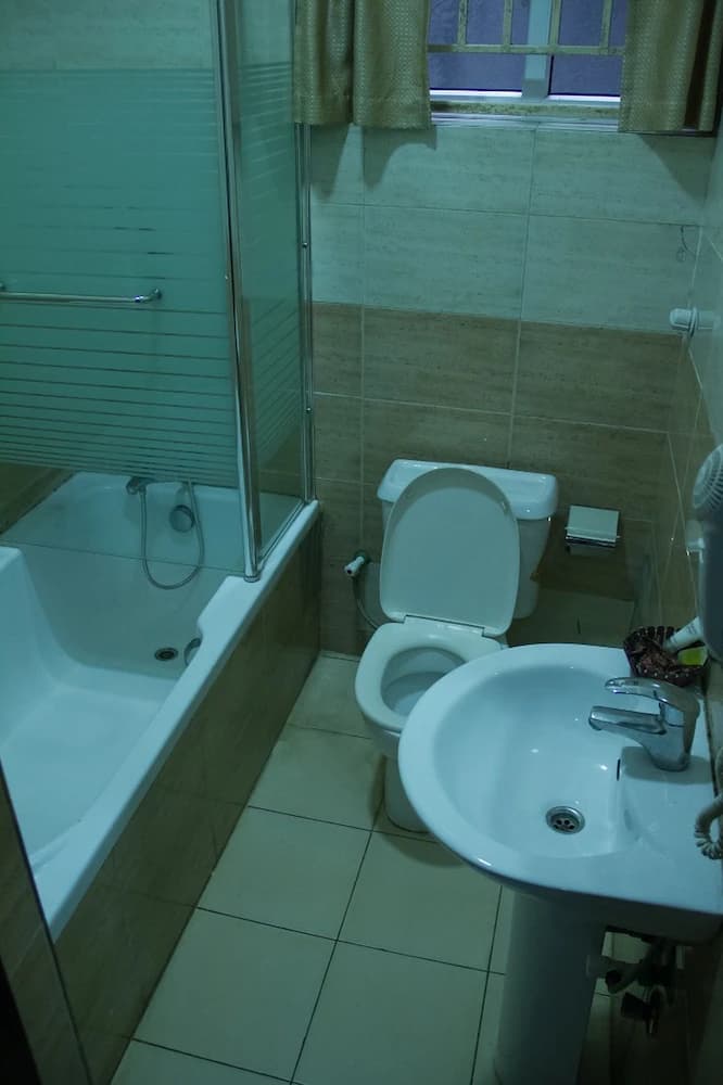 Bathroom amenities