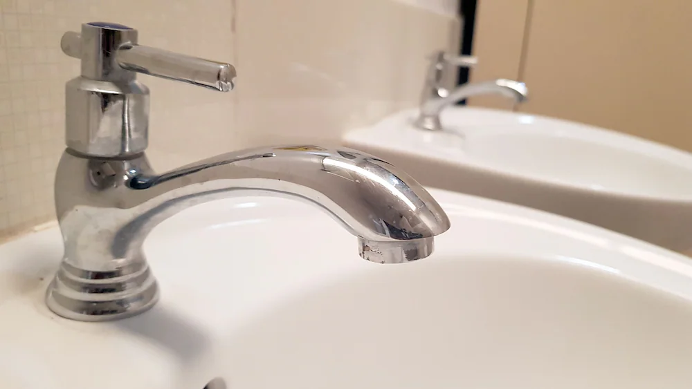 Bathroom sink