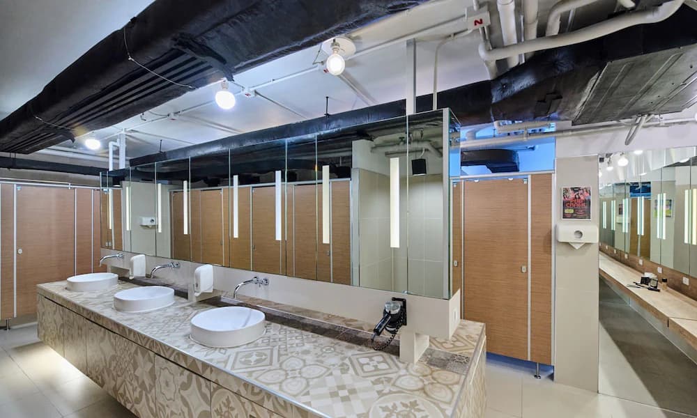 Bathroom sink