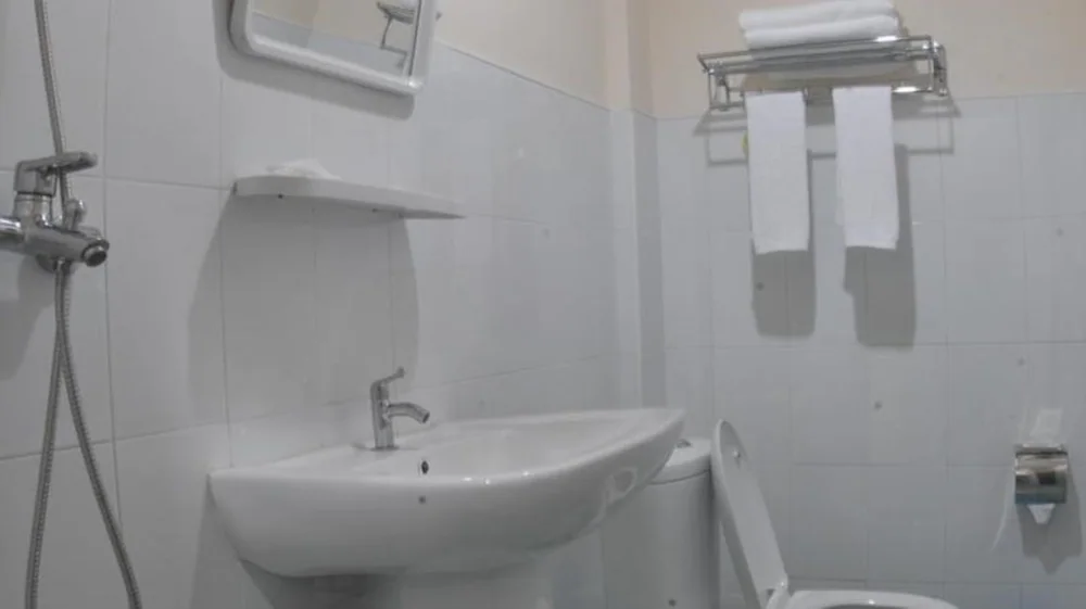 Bathroom sink