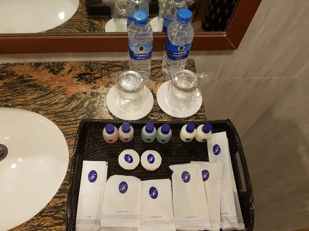 Bathroom amenities