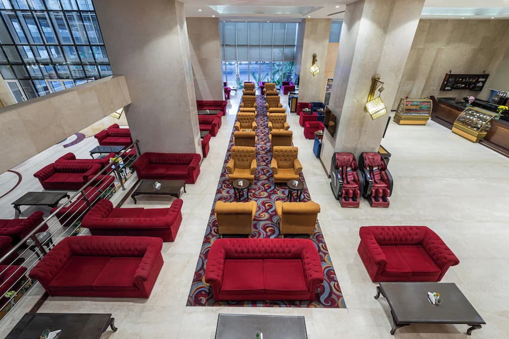 Lobby lounge