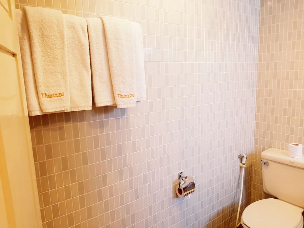 Bathroom amenities