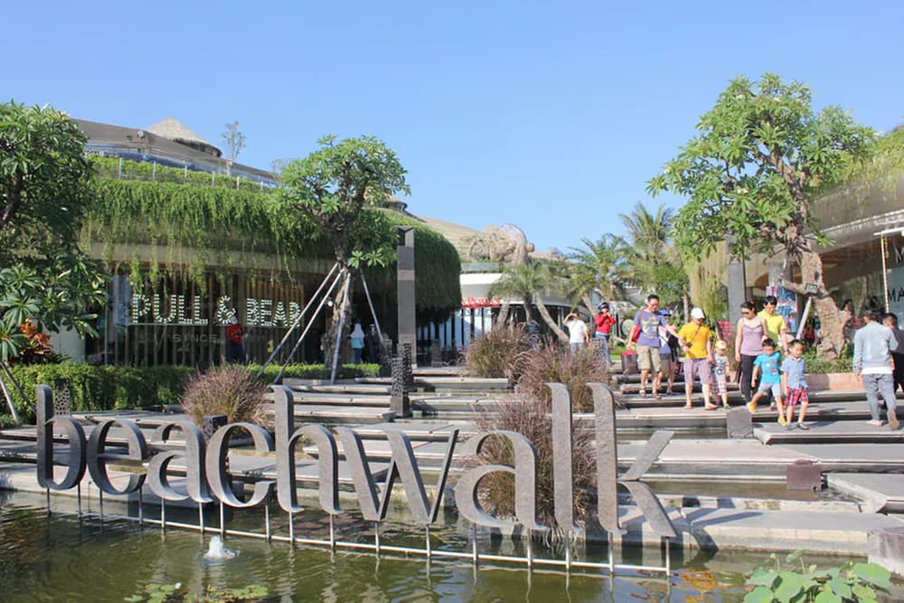Shopping mall
