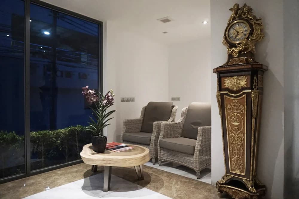 Lobby sitting area