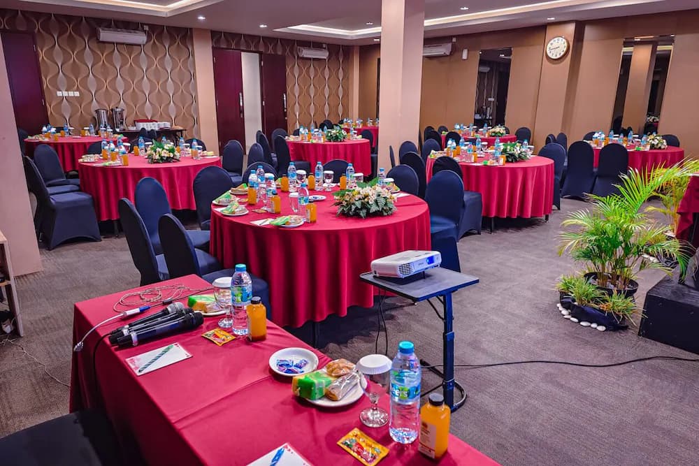 Meeting facility