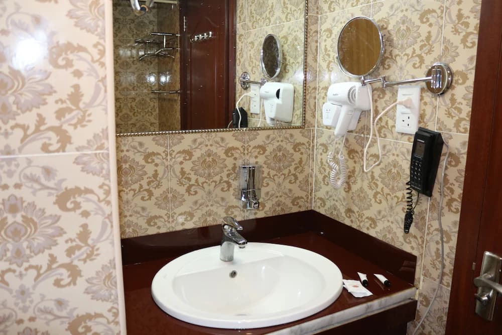 Bathroom amenities