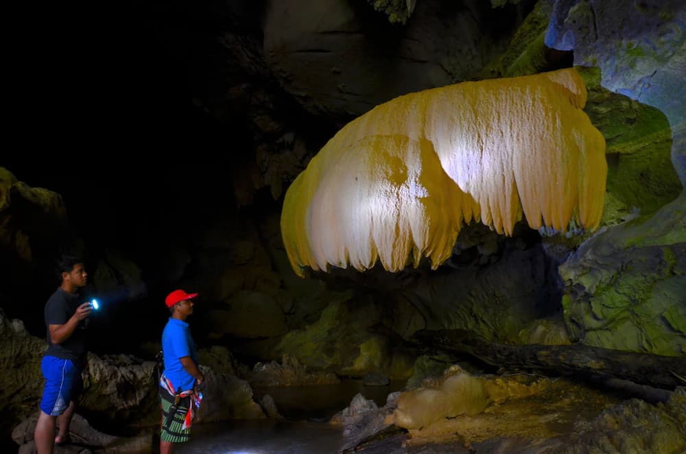 Spelunking/cave exploring