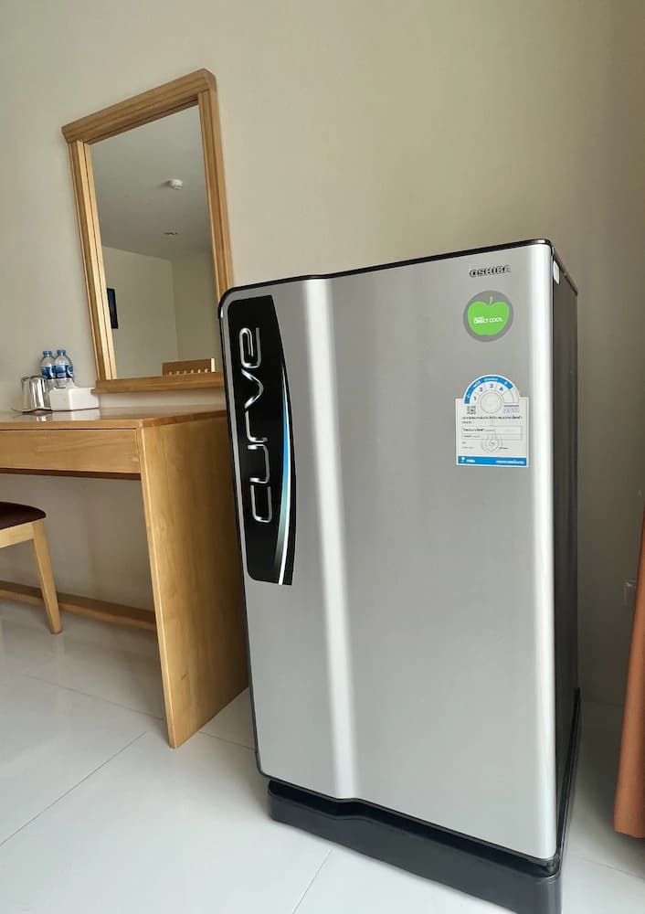 Mini-refrigerator