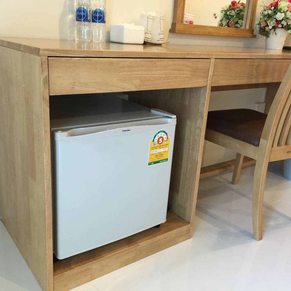 Mini-refrigerator