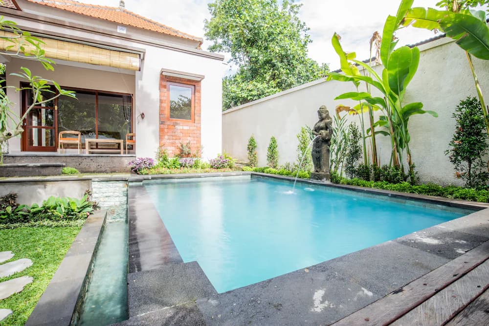 Private pool