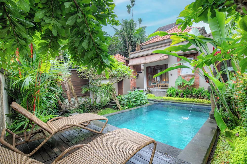 Private pool