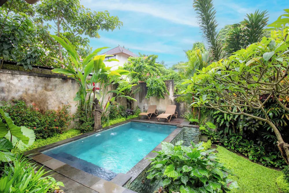Private pool