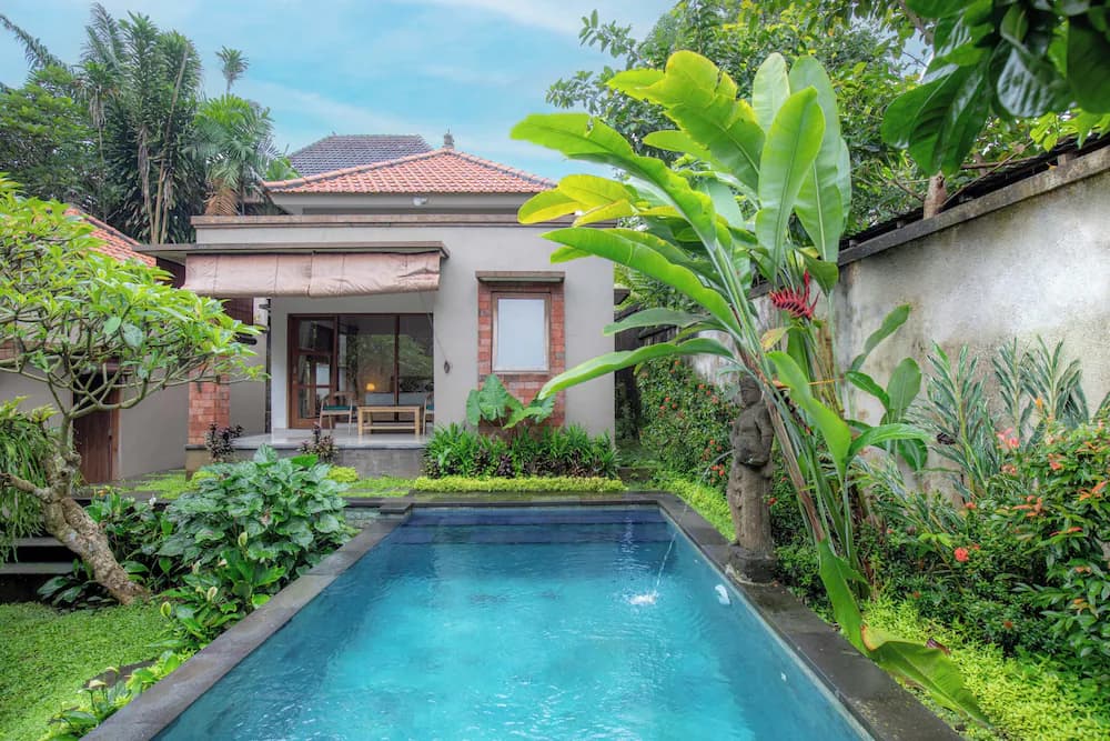 Private pool