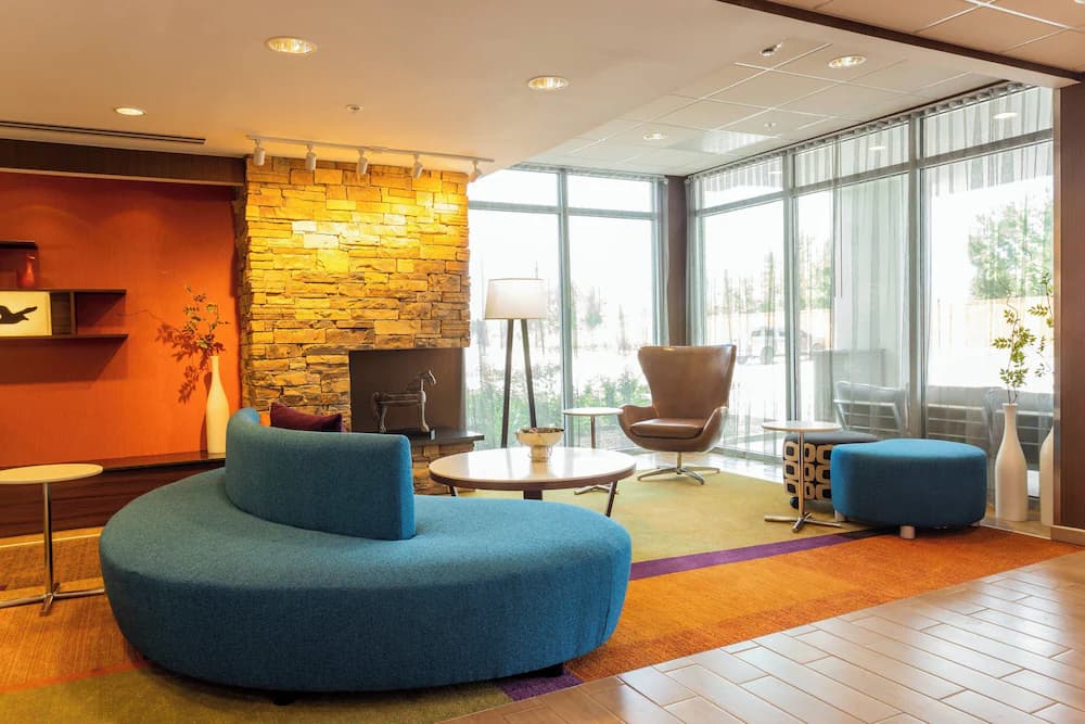Lobby lounge