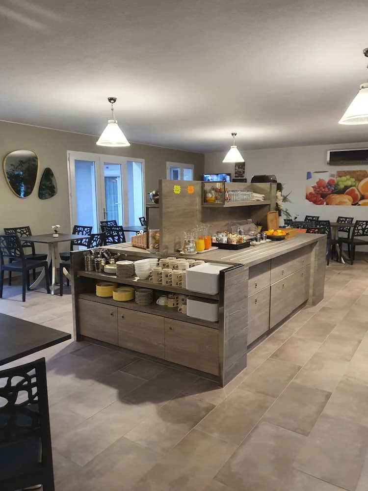 Breakfast area
