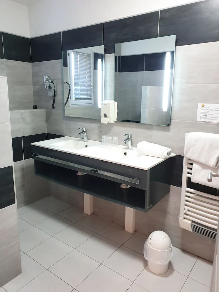 Bathroom amenities