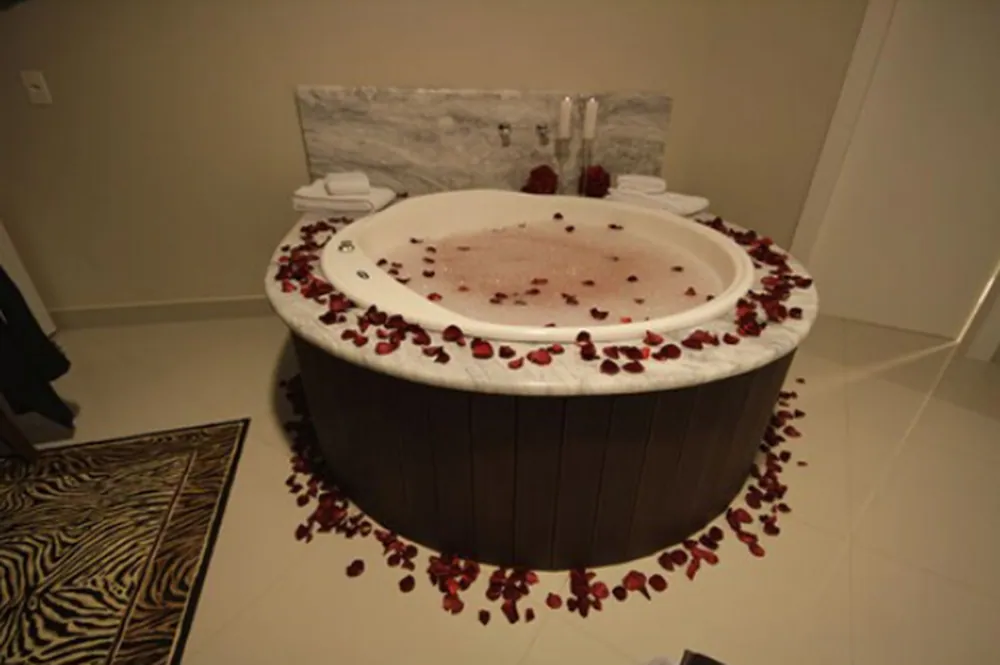 Jetted tub