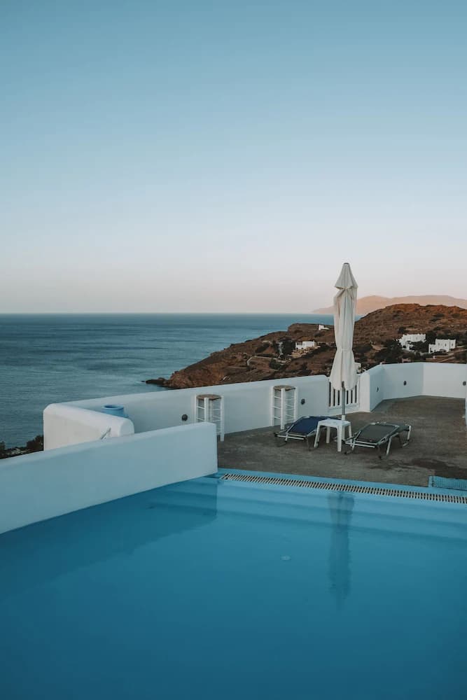 Infinity pool