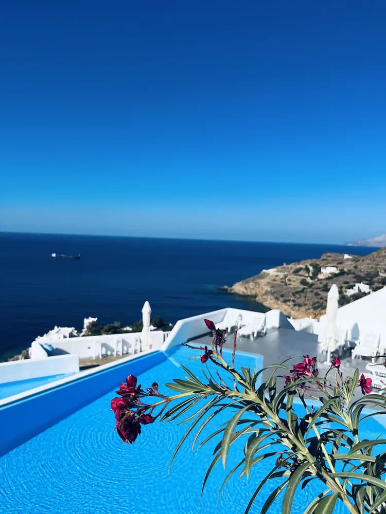 Infinity pool