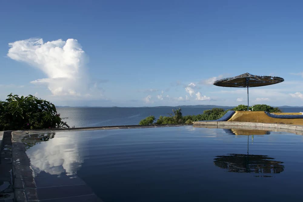 Infinity pool