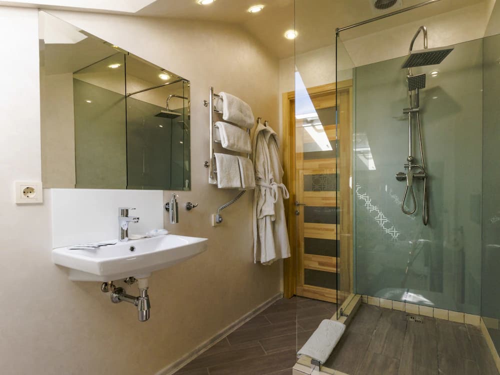 Bathroom shower