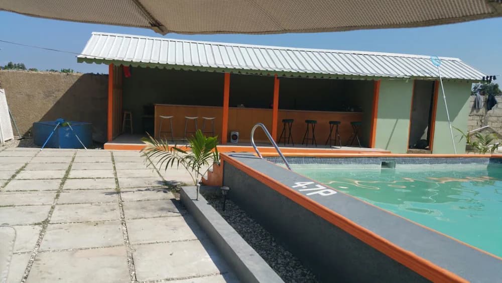 Poolside bar