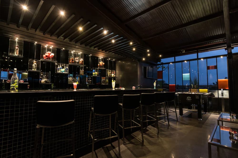 Poolside bar