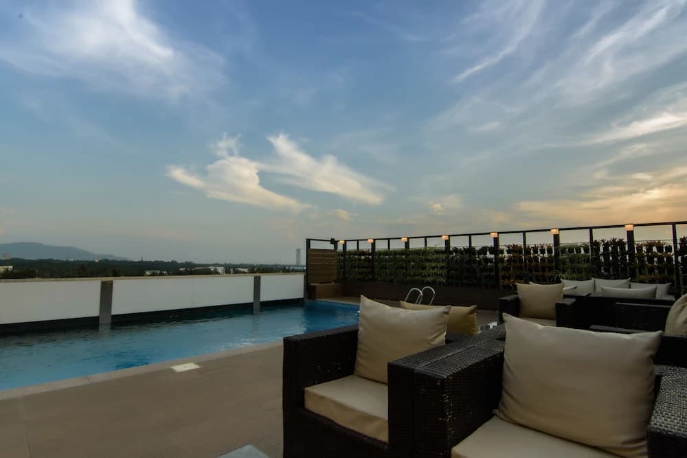 Rooftop pool