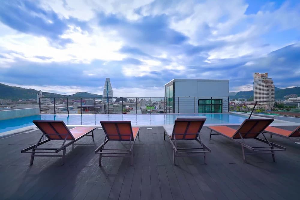 Rooftop pool