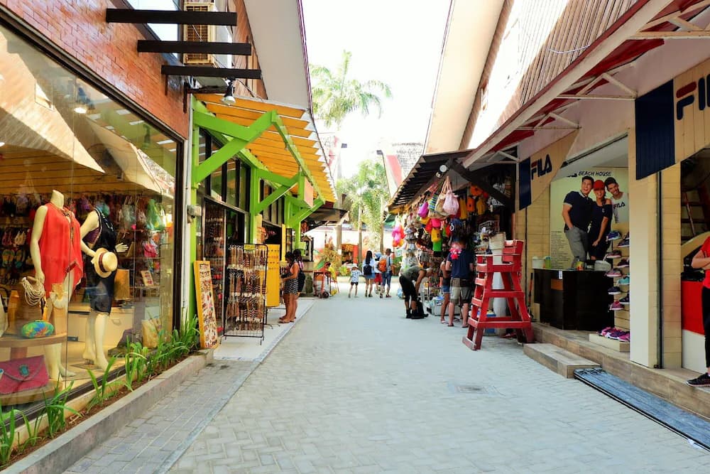 Shopping mall