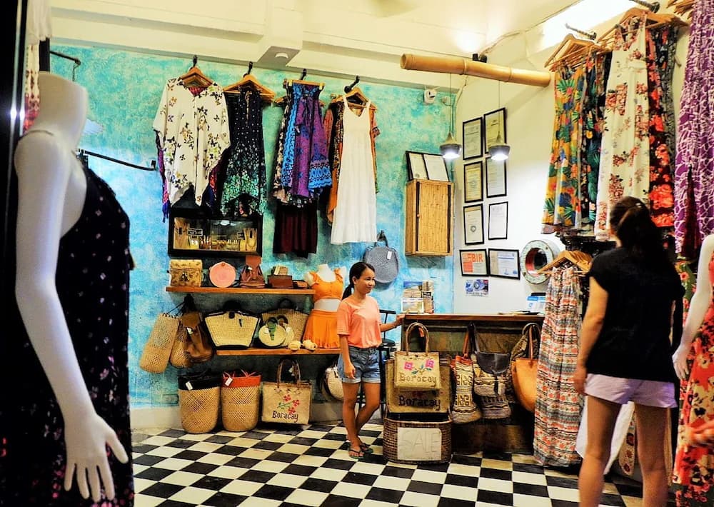 Shopping mall