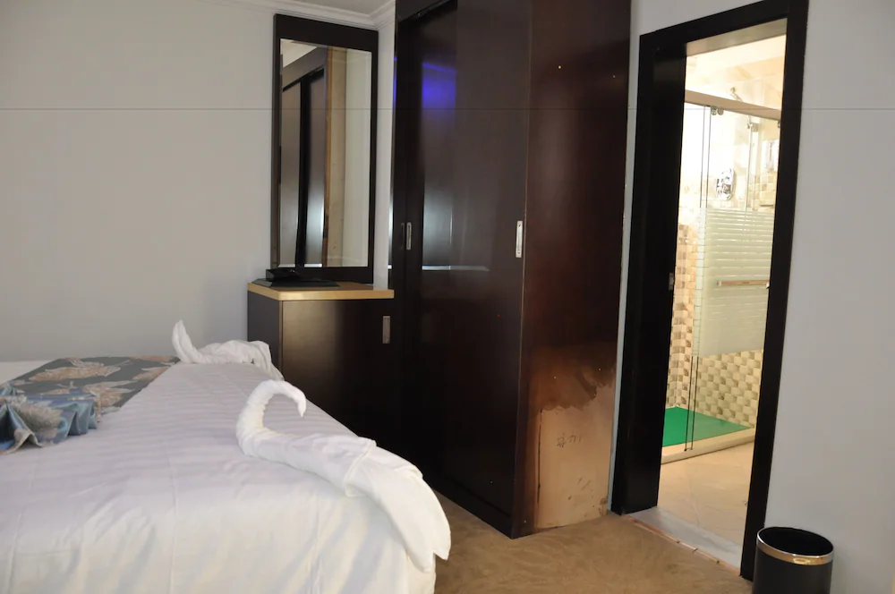 Room amenity