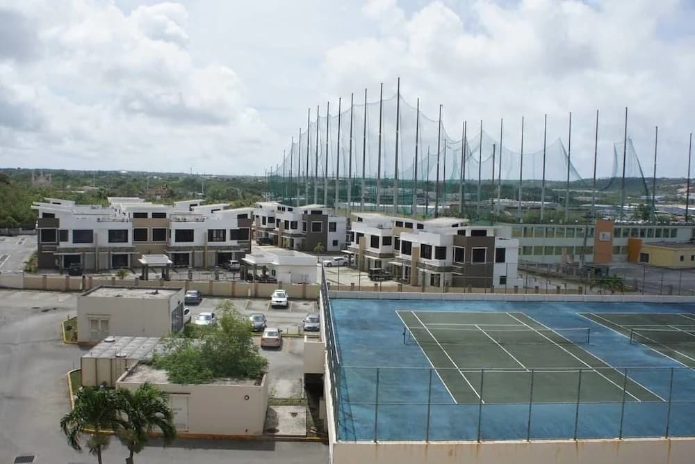 Tennis court