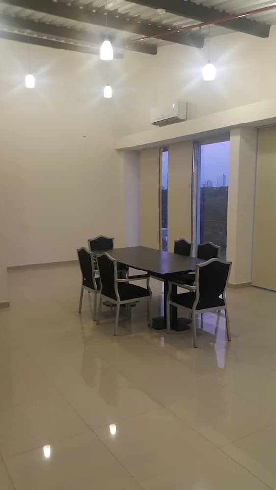 Meeting facility