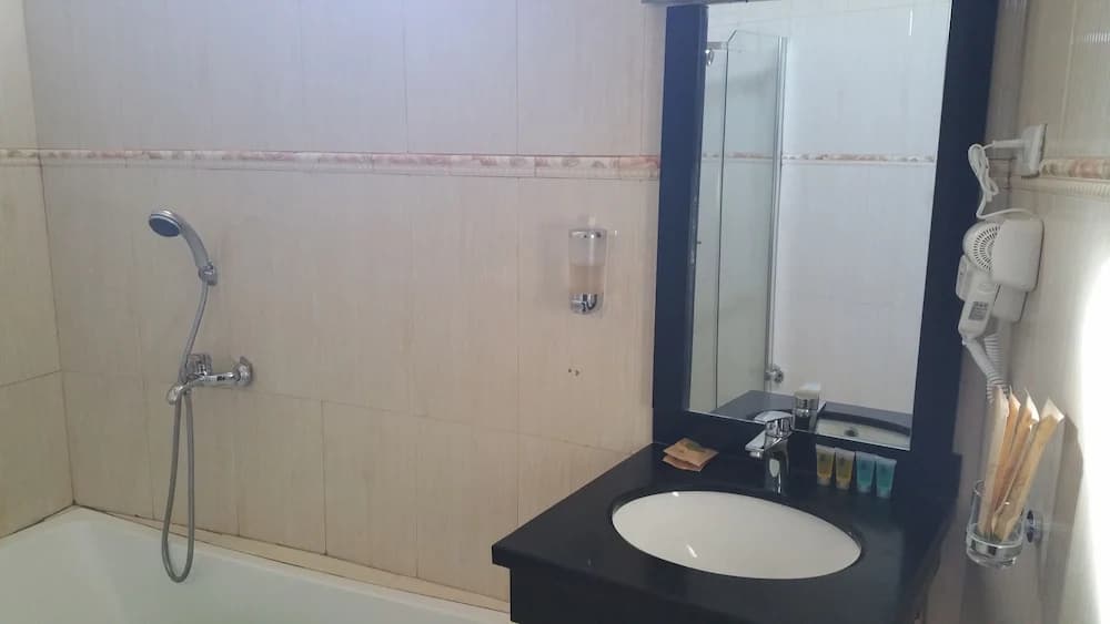 Bathroom sink