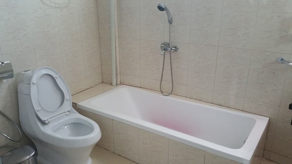 Deep soaking bathtub