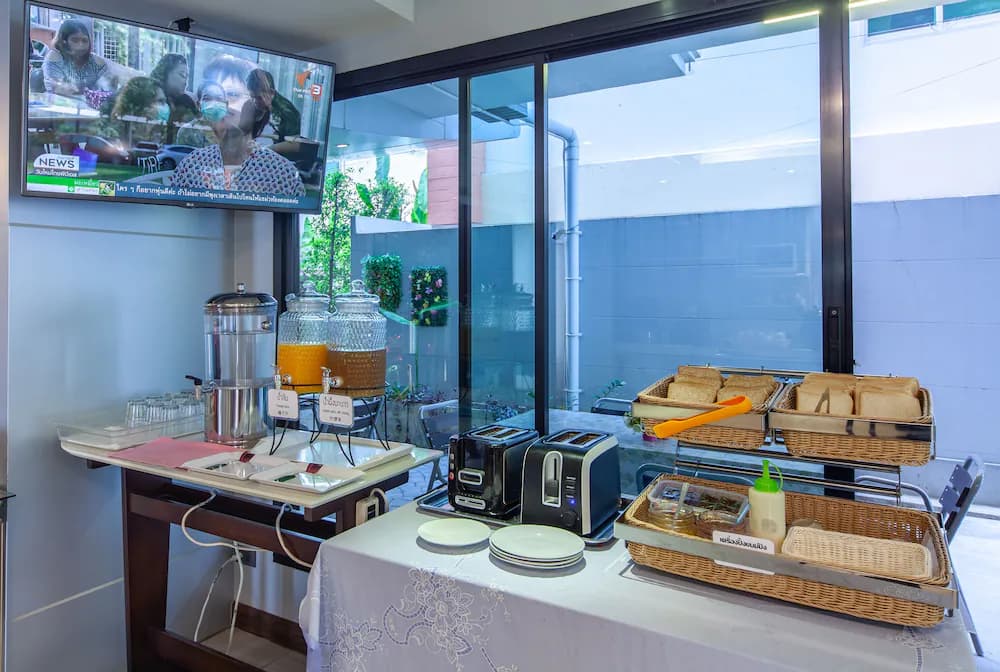 Breakfast buffet