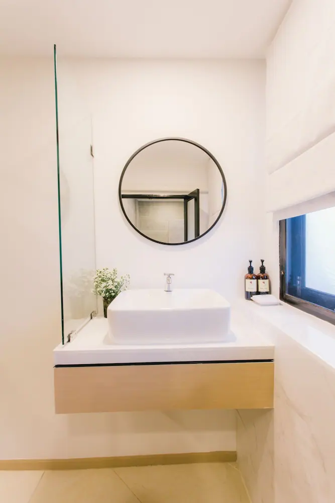 Bathroom sink