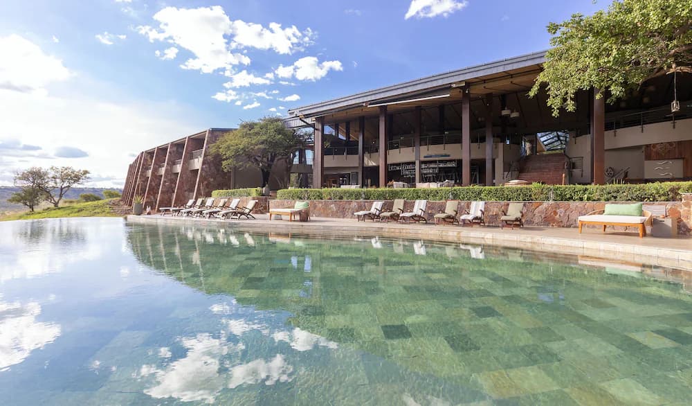 Infinity pool
