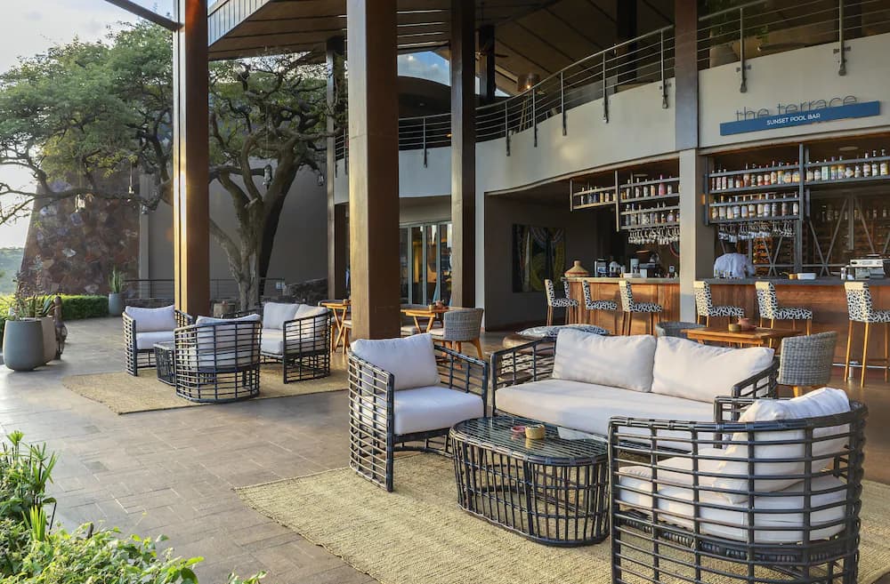 Poolside bar