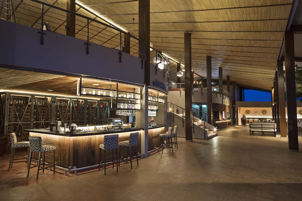 Poolside bar