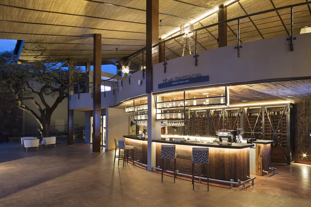 Poolside bar