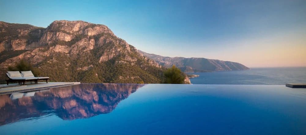 Infinity pool