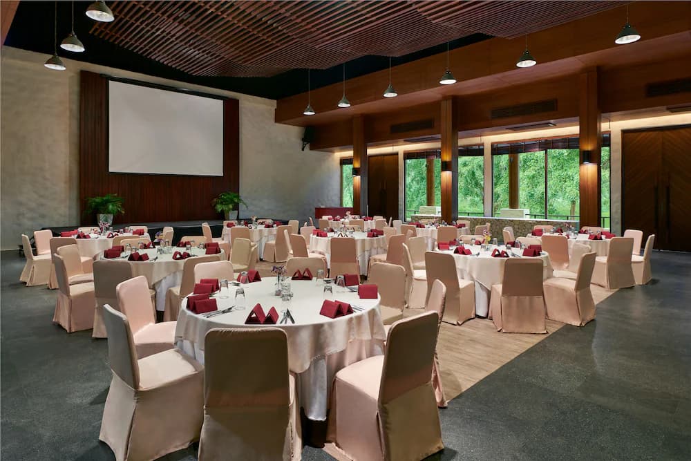 Meeting facility