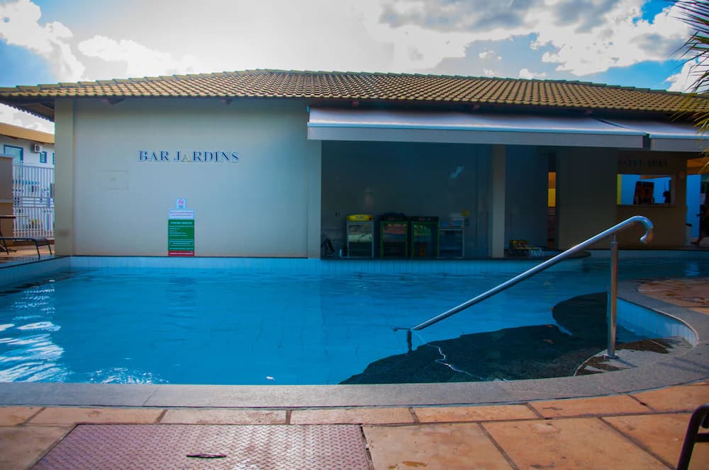 Poolside bar