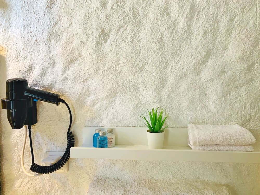 Bathroom amenities